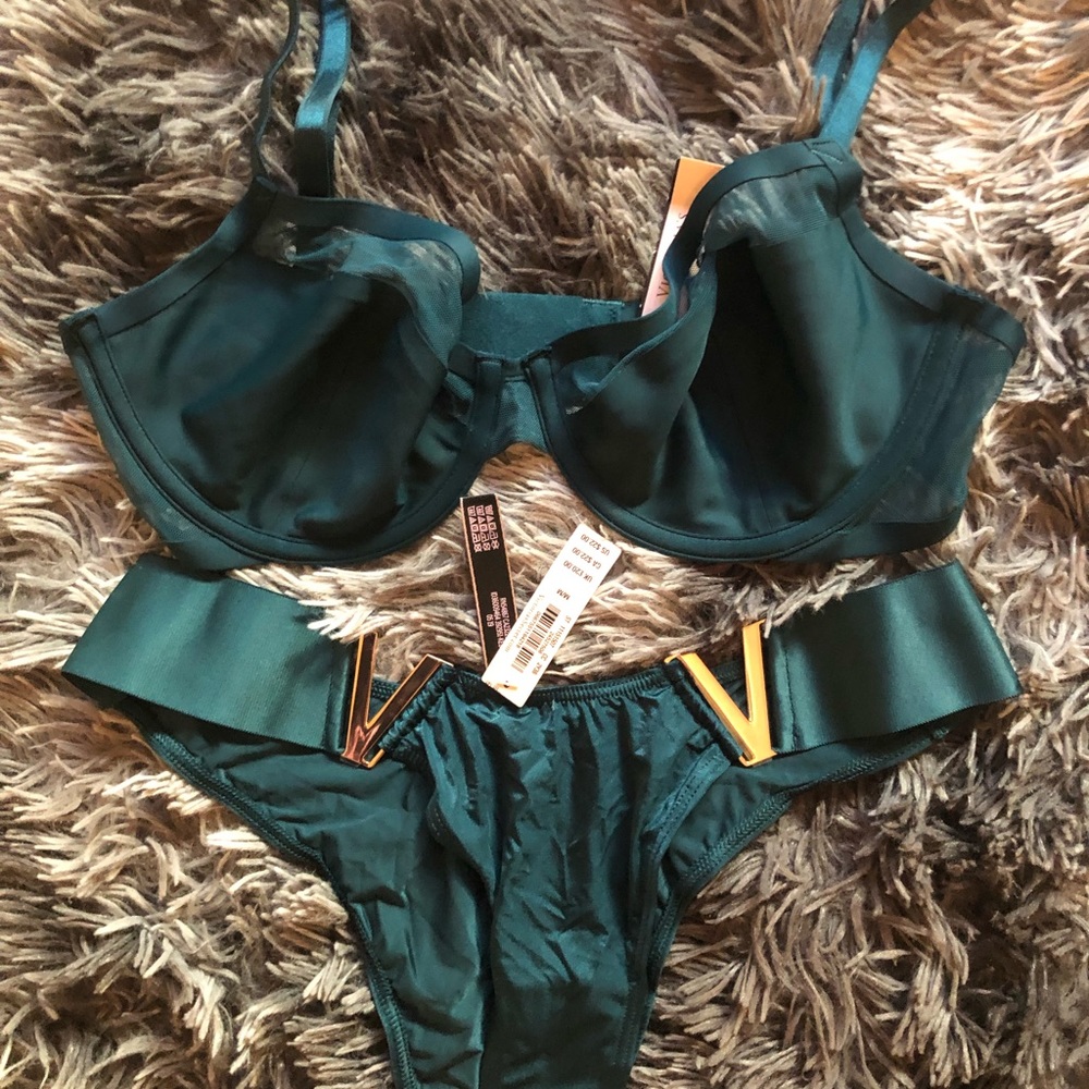 Victoria’s Secret matching bra and panty set.
